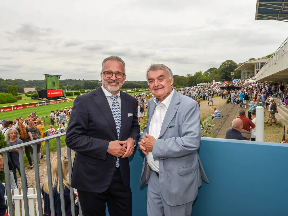 
Henkel-CEO Carsten Knobel und Innenminister des Landes Nordrhein-Westfalen Herbert Reul.