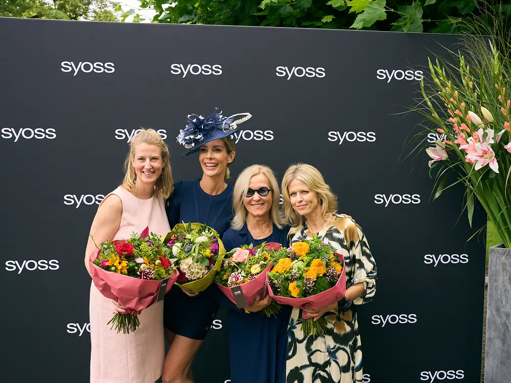 
Die Jury des Syoss Hut-Contest: Nicola Surholt von Henkel, Model Anika Gassner, Journalistin Dagmar Haas-Pilwat und Schauspielerin und Kinder- und Jugendpsychotherapeutin Miriam Lahnstein. (von links)